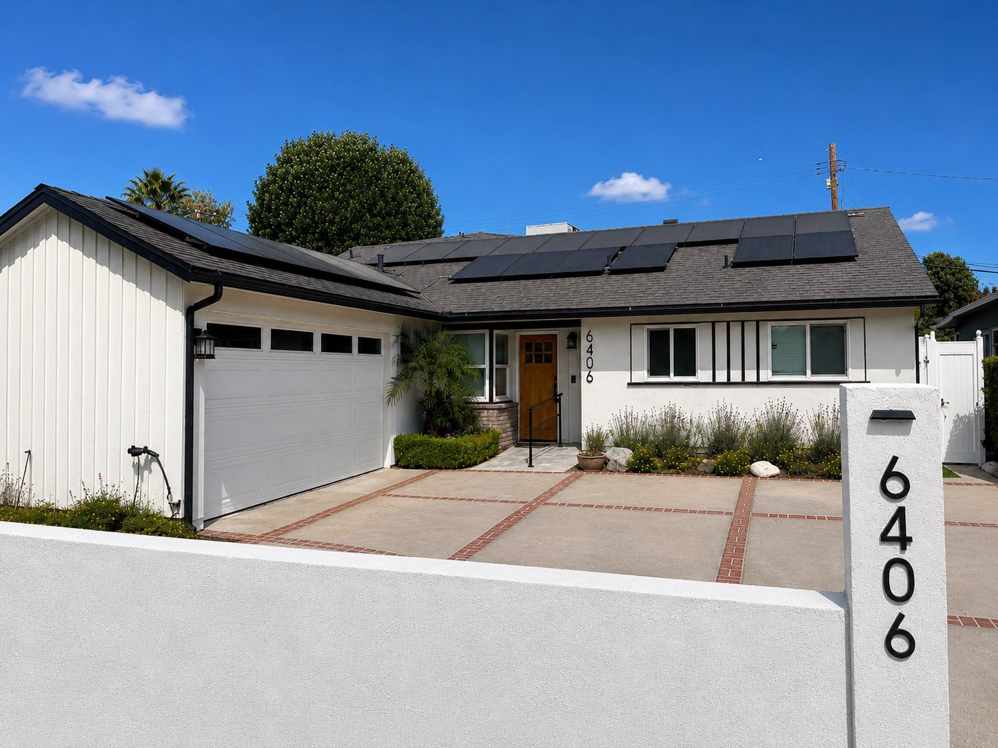 Front exterior of Aldea Senior Living at 6406 Aldea Avenue in Lake Balboa, California